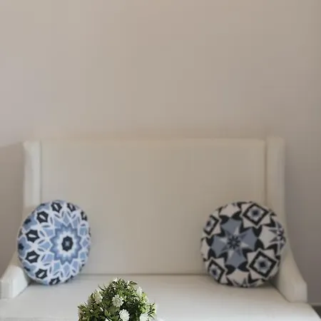 Rose Apartment *