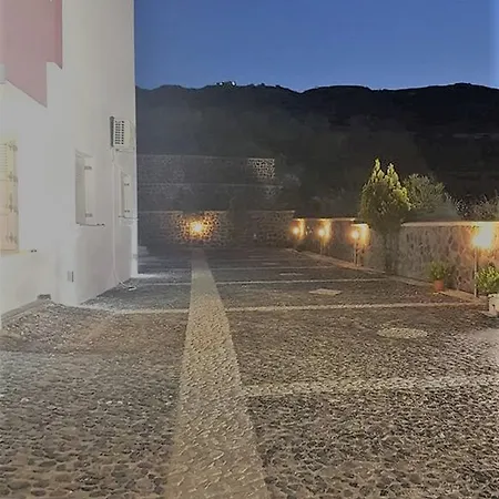 Rose * Vourvoulos